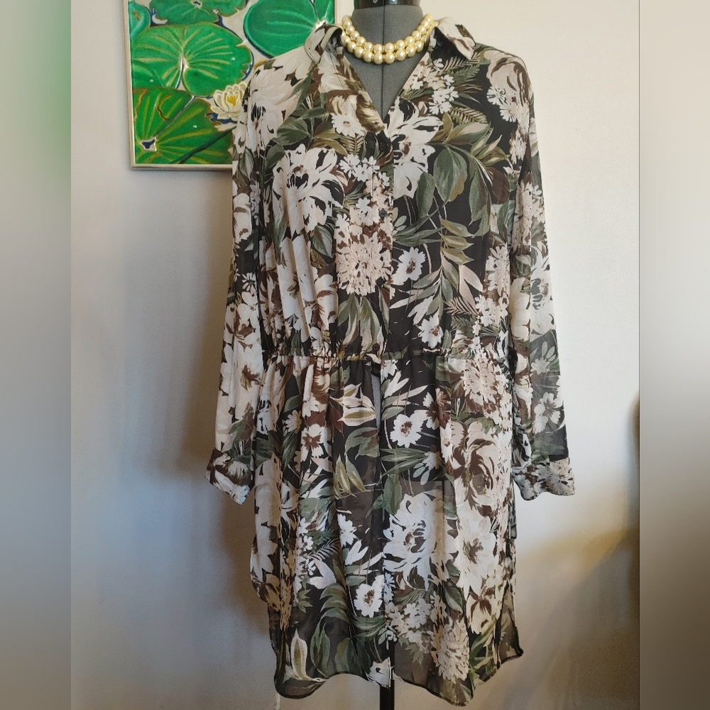 Floral V-Neck Long Sleeve Women’s Overshirt Coverup in Green White Floral (383)